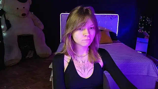 LitaBrom online show from November 2025 02:04:02 AM