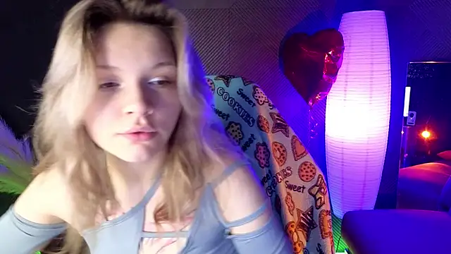 LitaBrom online show from March 2025 01:09:02 AM
