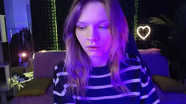 LitaBrom online show from October 2025 01:39:01 AM