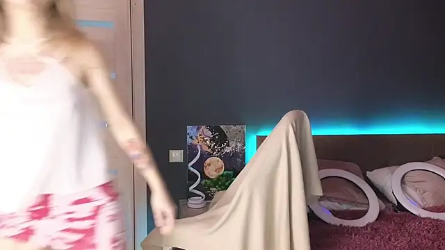 LitaBrom online show from October 2025 02:13:02 AM