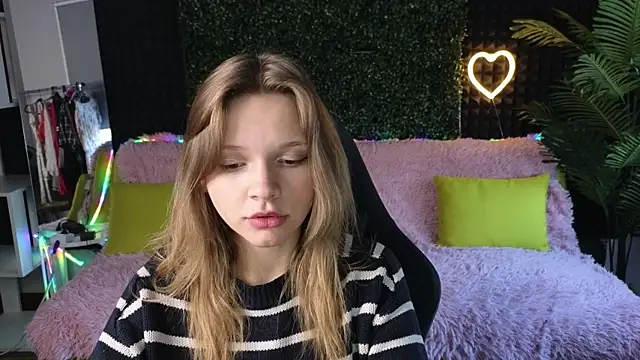 LitaBrom online show from October 2025 01:33:02 AM