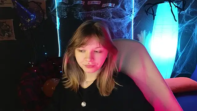 LitaBrom online show from October 2025 01:48:01 AM