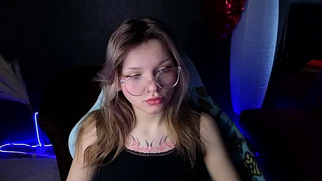 LitaBrom online show from March 2025 04:13:01 AM