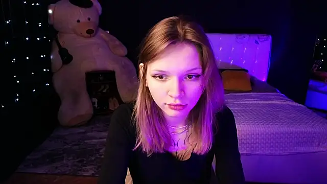 LitaBrom online show from November 2025 02:15:01 AM