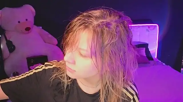 LitaBrom online show from November 2025 02:22:01 AM