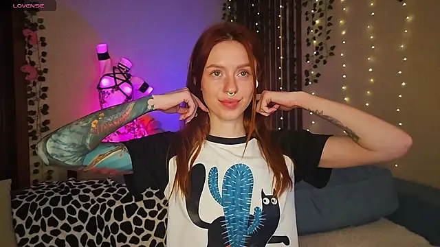 Snapshot of _SweetFox_ chatting on November 2025 01:10:02 AM SweetFox online show from November 2025 01:10:02 AM