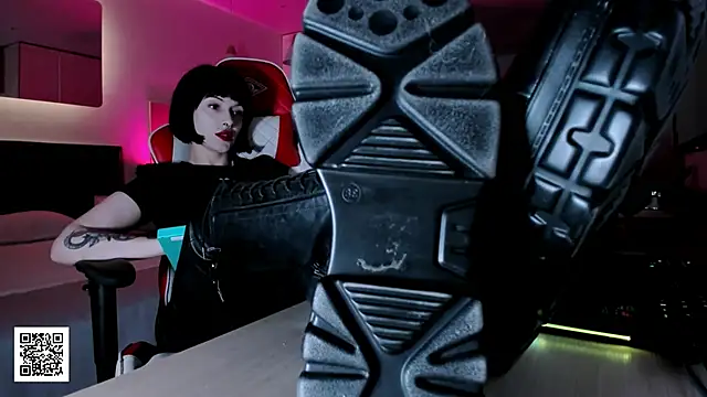 Snapshot of _Goddess_Misha_ chatting on November 2025 09:08:02 PM Goddess Misha online show from November 2025 09:08:02 PM