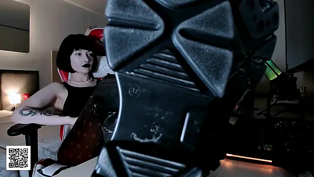 Snapshot of _Goddess_Misha_ chatting on November 2025 09:07:01 PM Goddess Misha online show from November 2025 09:07:01 PM