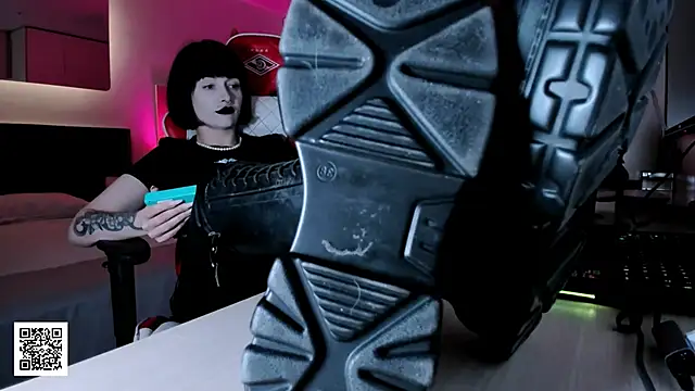 Snapshot of _Goddess_Misha_ chatting on December 2025 08:53:02 PM Goddess Misha online show from December 2025 08:53:02 PM