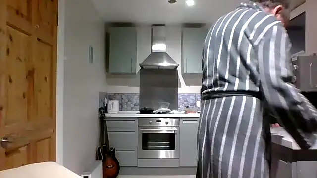 jimmybenido online show from February 2026 05:41:01 PM