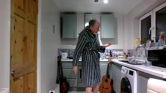 jimmybenido online show from December 2025 05:38:01 PM