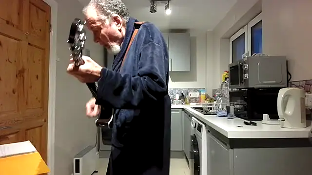 jimmybenido online show from February 2026 05:35:01 PM