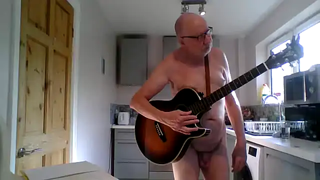 Snapshot of jimmybenido chatting on May 2026 04:49:02 PM jimmybenido online show from May 2026 04:49:02 PM