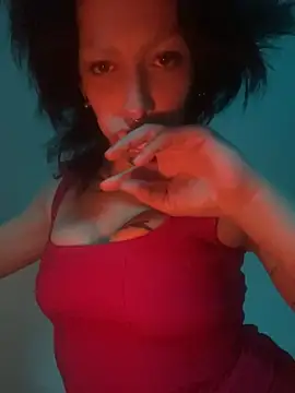 Snapshot of xmoira3x chatting on November 2025 03:32:02 AM xmoira3x online show from November 2025 03:32:02 AM