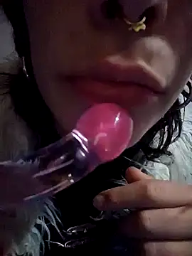 Snapshot of xmoira3x chatting on December 2024 05:21:01 AM xmoira3x online show from December 2024 05:21:01 AM