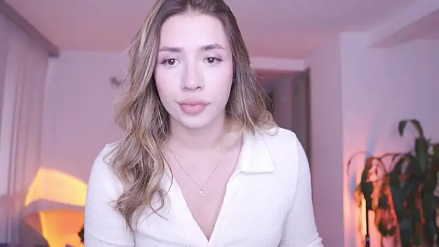 honeyann08 online show from September 2025 06:47:01 PM