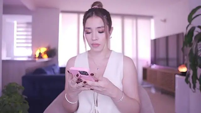 honeyann08 online show from November 2025 06:23:01 PM