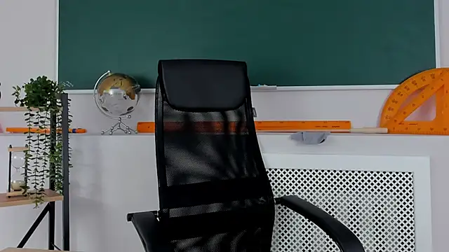 CamillaLarson online show from November 2025 03:10:02 AM