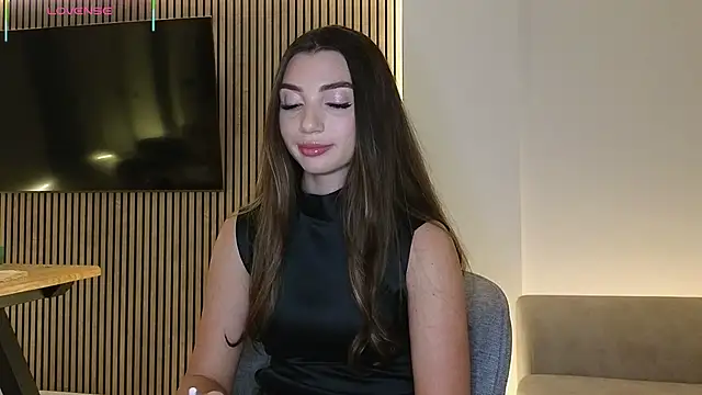 ReyaSophia online show from June 2026 08:31:01 PM
