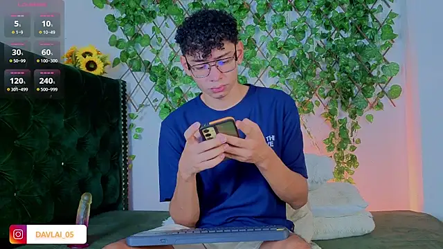 Daviid laidd online show from November 2025 09:41:01 PM