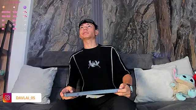 Daviid laidd online show from April 2026 09:32:01 PM