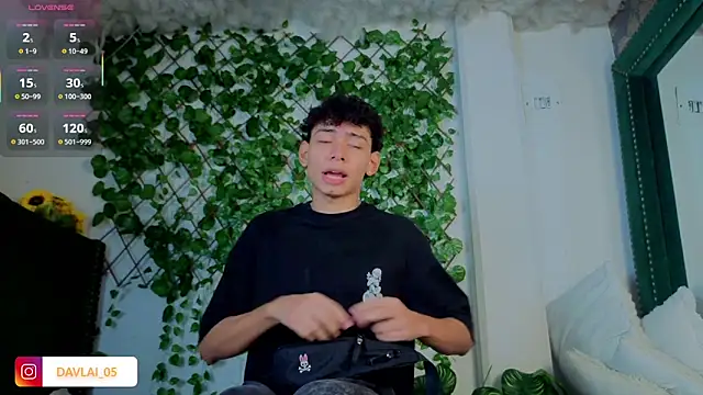 Daviid laidd online show from November 2025 08:46:01 PM