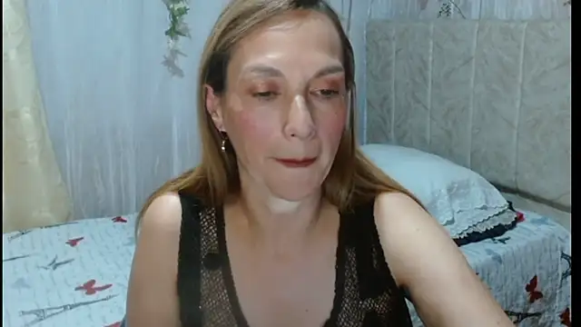 Snapshot of italagomez_ chatting on March 2025 11:05:01 PM italagomez online show from March 2025 11:05:01 PM