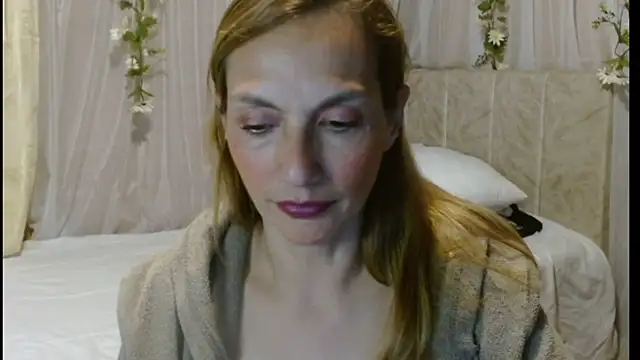 Snapshot of italagomez_ chatting on March 2025 10:43:02 PM italagomez online show from March 2025 10:43:02 PM