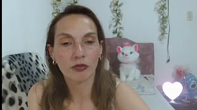 Snapshot of italagomez_ chatting on September 2025 01:06:01 AM italagomez online show from September 2025 01:06:01 AM