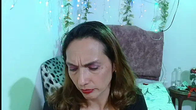 italagomez  online show from February 2026 11:45:01 PM