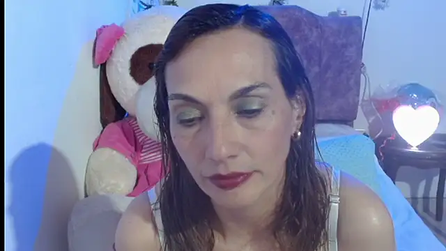 Snapshot of italagomez_ chatting on October 2025 09:06:01 PM italagomez online show from October 2025 09:06:01 PM