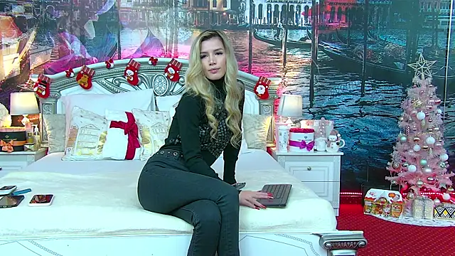 IvySamek online show from December 2025 07:40:01 PM