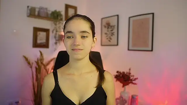 Gia Paige18 online show from October 2025 01:11:01 PM