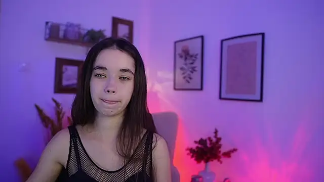 Gia Paige18 online show from November 2025 02:06:02 PM