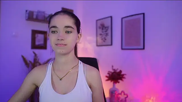 Gia Paige18 online show from November 2025 01:59:02 PM