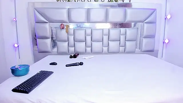 sweetebonny1 online show from February 2026 05:58:01 PM