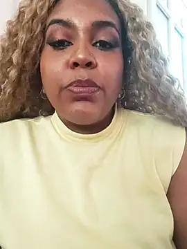 ELLA KELLY online show from February 2026 12:01:02 PM