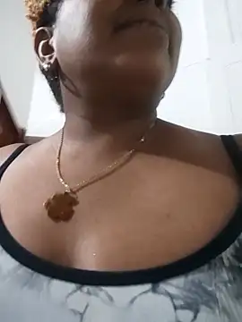 ELLA KELLY online show from April 2026 12:01:02 PM