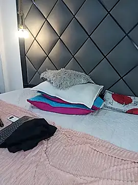 ELLA KELLY online show from May 2026 11:49:01 AM