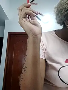 ELLA KELLY online show from December 2025 11:47:01 AM