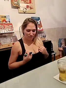 Snapshot of Chatonne69 chatting on December 2024 02:00:01 AM Chatonne69 online show from December 2024 02:00:01 AM