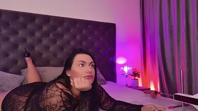 Snapshot of KrisNoir chatting on November 2025 06:28:01 AM KrisNoir online show from November 2025 06:28:01 AM