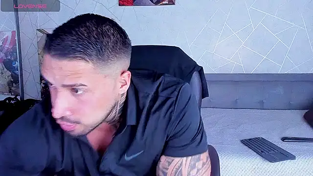 Snapshot of Cristian_Walker chatting on July 2026 01:11:02 PM Cristian Walker online show from July 2026 01:11:02 PM