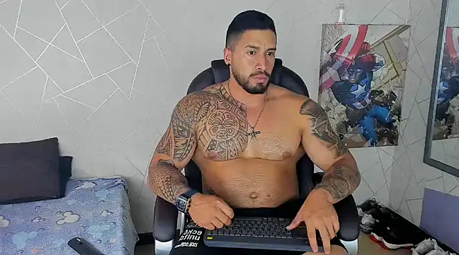 Snapshot of Cristian_Walker chatting on March 2025 08:05:02 PM Cristian Walker online show from March 2025 08:05:02 PM