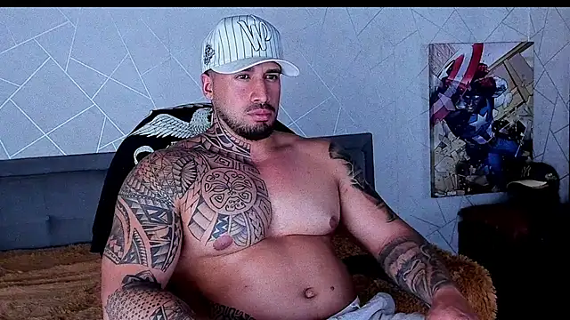 Snapshot of Cristian_Walker chatting on April 2026 10:58:01 PM Cristian Walker online show from April 2026 10:58:01 PM