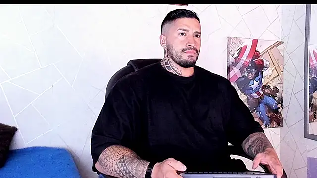 Snapshot of Cristian_Walker chatting on September 2025 12:00:01 PM Cristian Walker online show from September 2025 12:00:01 PM