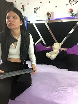 Snapshot of 1lovelygirls chatting on October 2025 12:07:01 PM 1lovelygirls online show from October 2025 12:07:01 PM