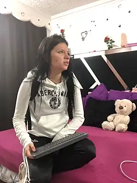 Snapshot of 1lovelygirls chatting on September 2025 12:00:02 PM 1lovelygirls online show from September 2025 12:00:02 PM