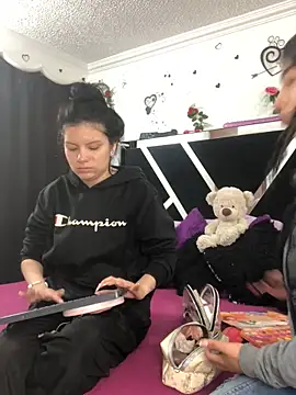 1lovelygirls online show from October 2025 12:15:01 PM