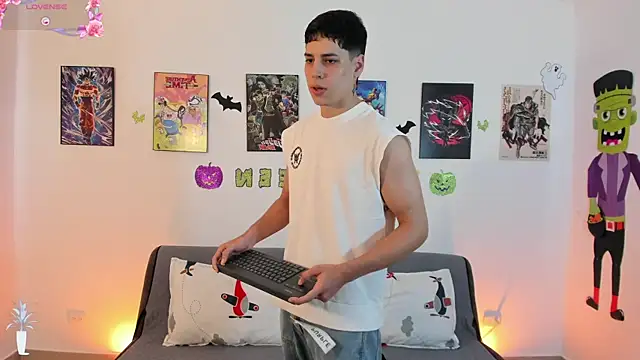 jonathanjoestar  online show from October 2025 07:36:01 PM